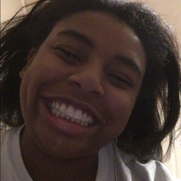 Julia Alexandria Jones - Picture 1 of 4